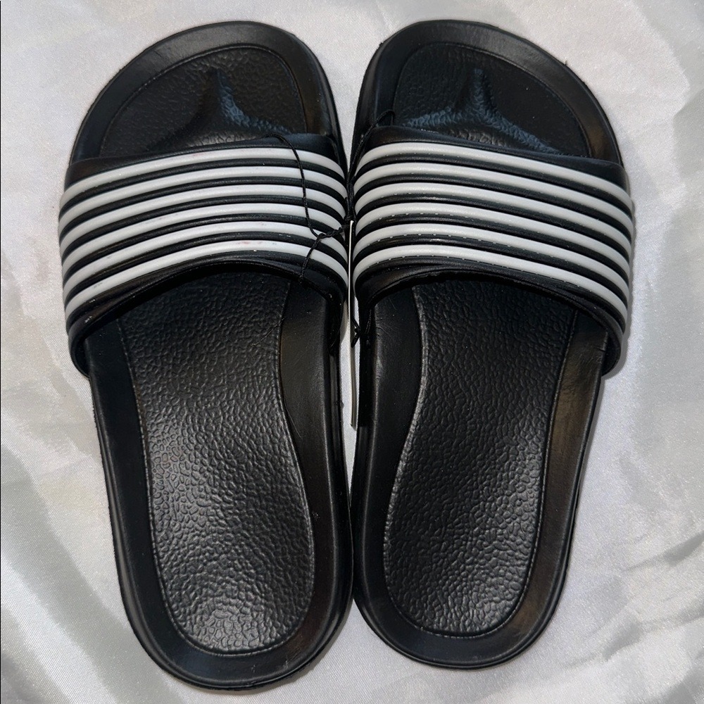 Black White Striped Rubber Slide Sandals Slip On Pool Shoes Size 2